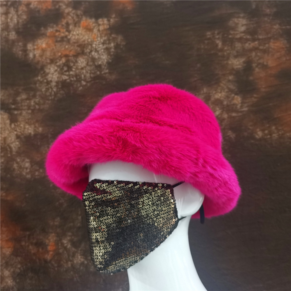 Chapéu de balde de pele artifi - Bucket Hat Embroidered avaliação e preço
